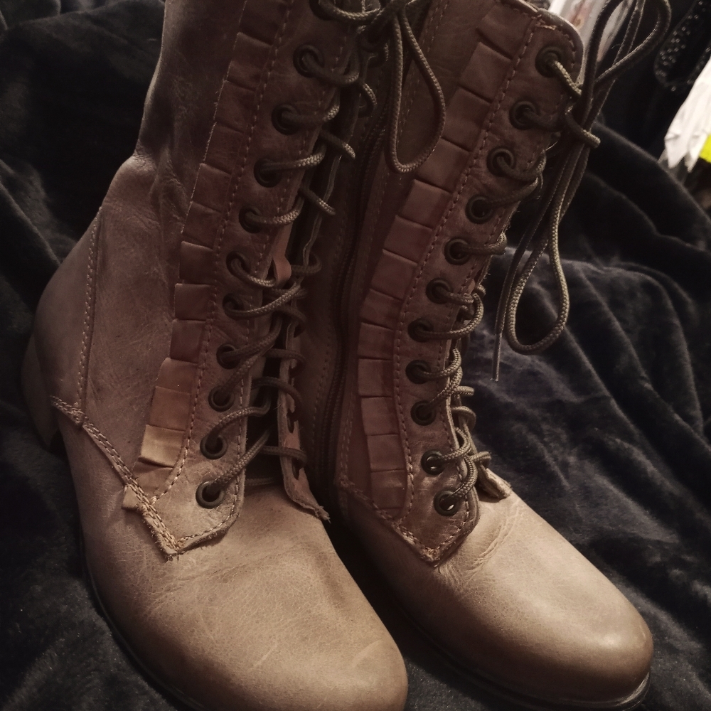 BETSY JOHNSON western style boots